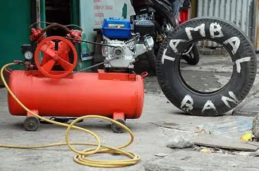 ban motor ditambal berkali-kali
