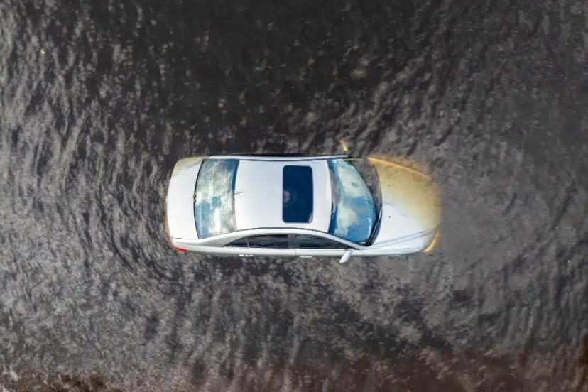 Penanganan Mobil Kena Banjir