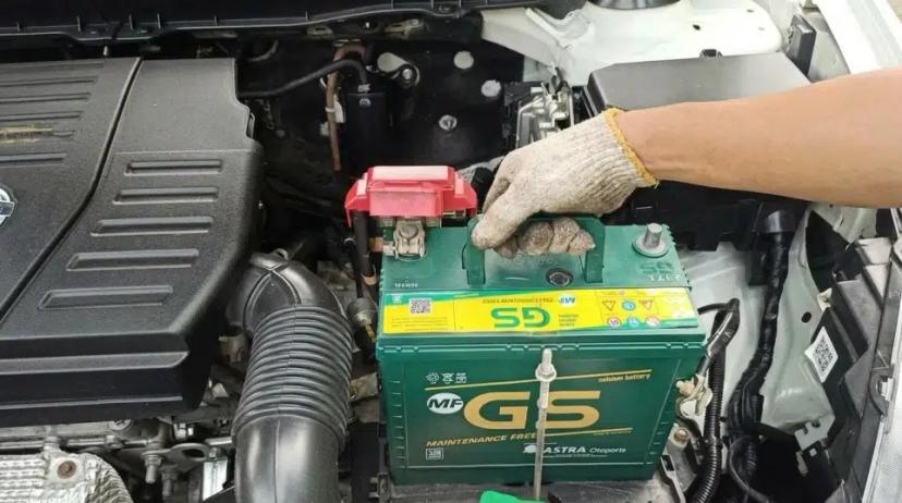 pengecekan aki mobil sendiri