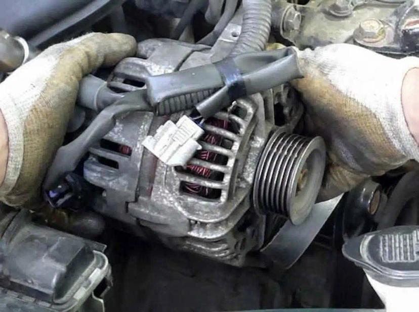 8 Tanda Alternator Mobil Rusak yang Wajib Anda Waspadai