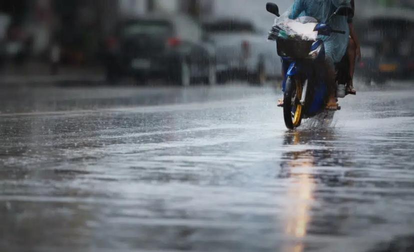 ban hujan vs ban biasa