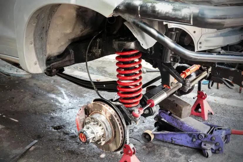 Ciri-Ciri Shockbreaker Depan Mobil Rusak 