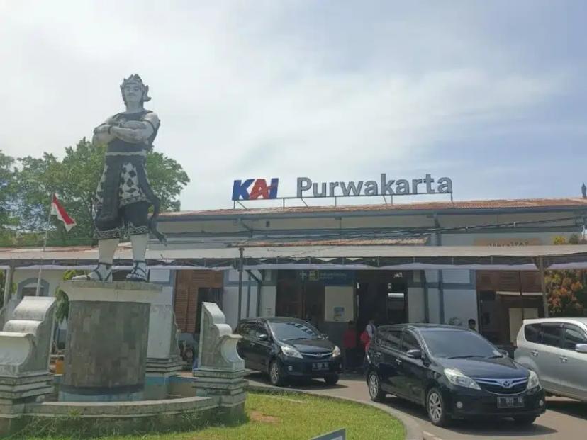 stasiun purwakarta