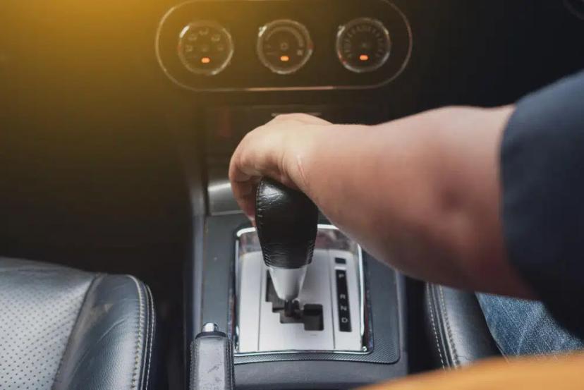 Mengemudi Mobil Matik