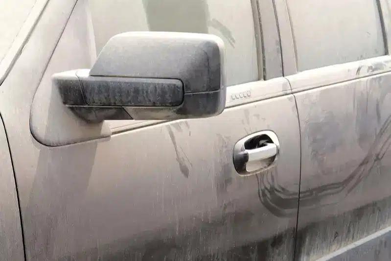 apakah mobil jarang dipakai tetap harus ganti oli