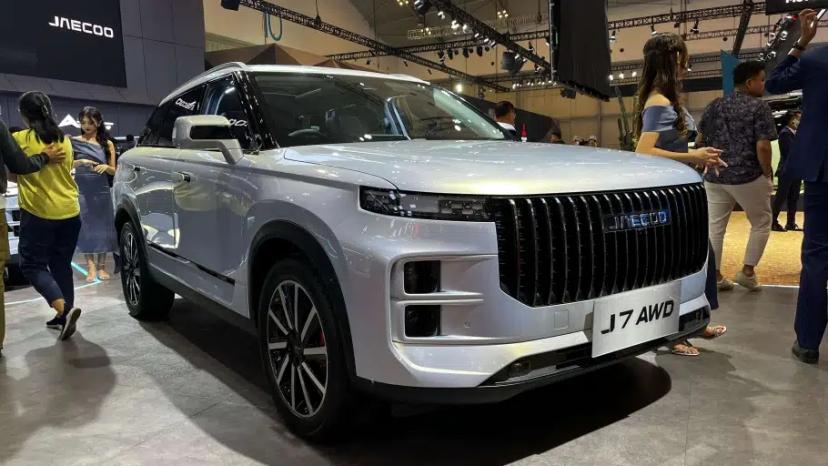 mobil terlaris mei