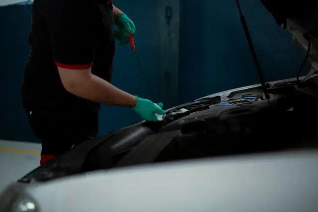 oli encer vs kental untuk mobil bagus mana