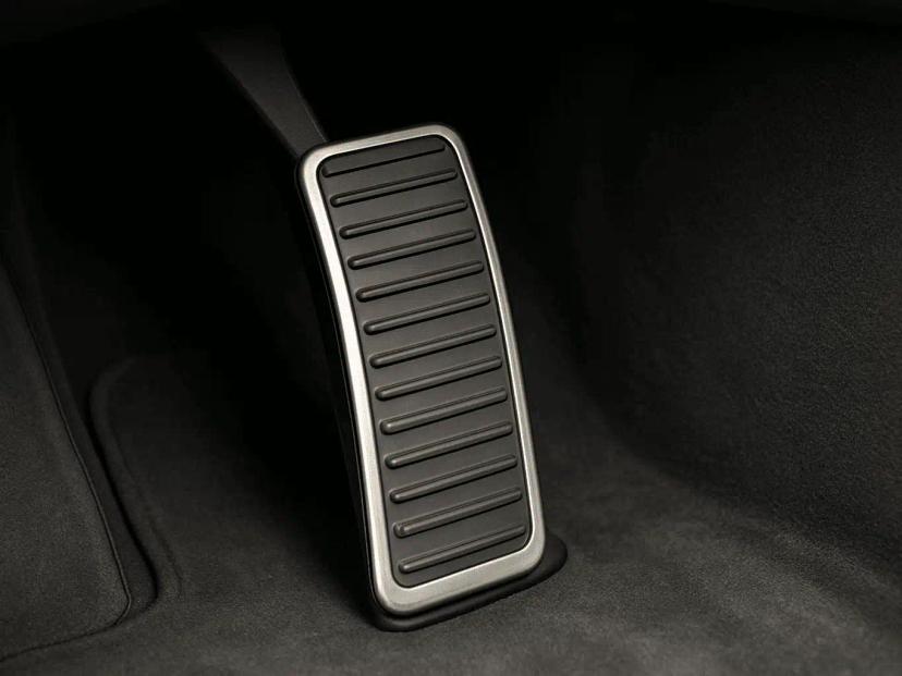 salah injak pedal gas