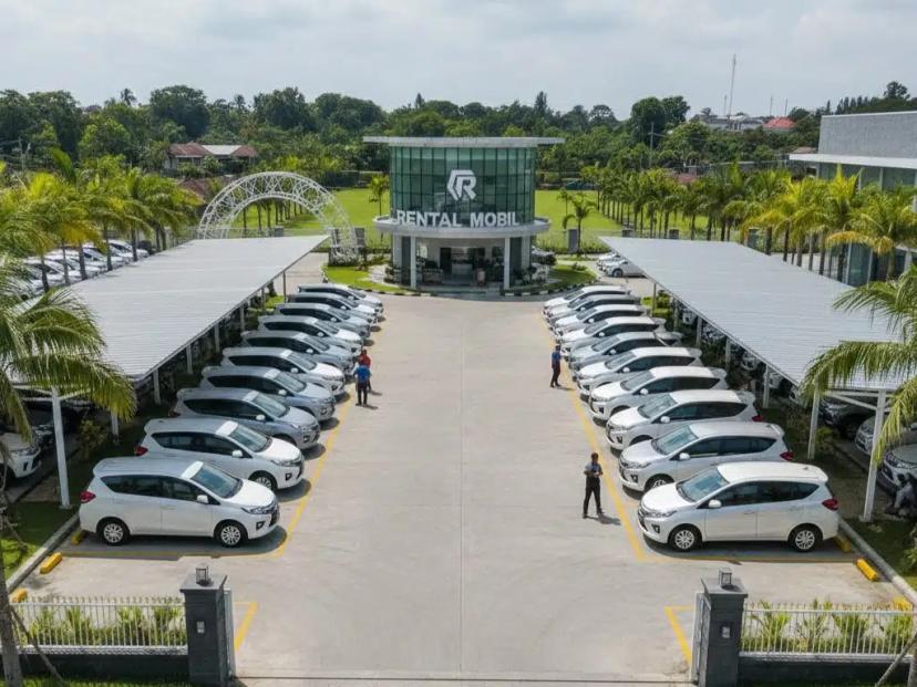 rental mobil baubau​