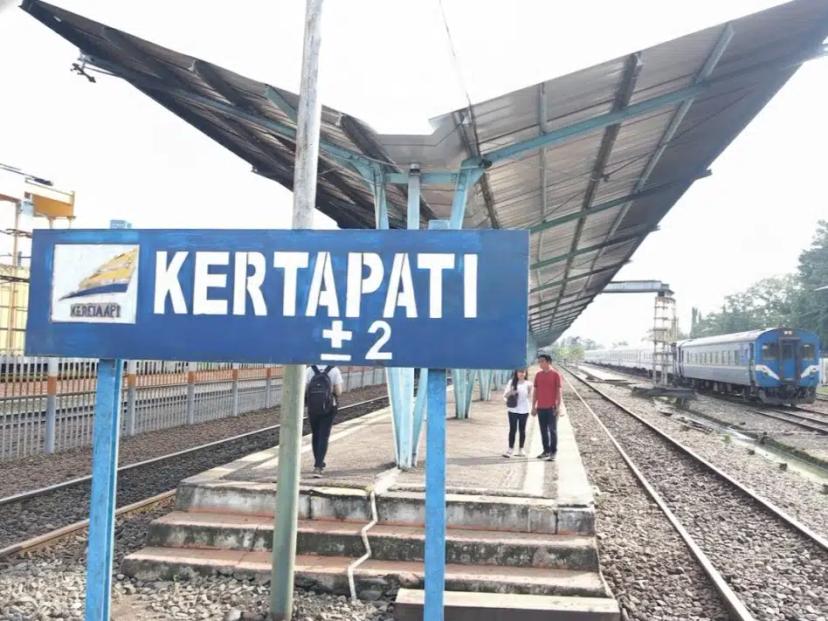 stasiun kertapati​