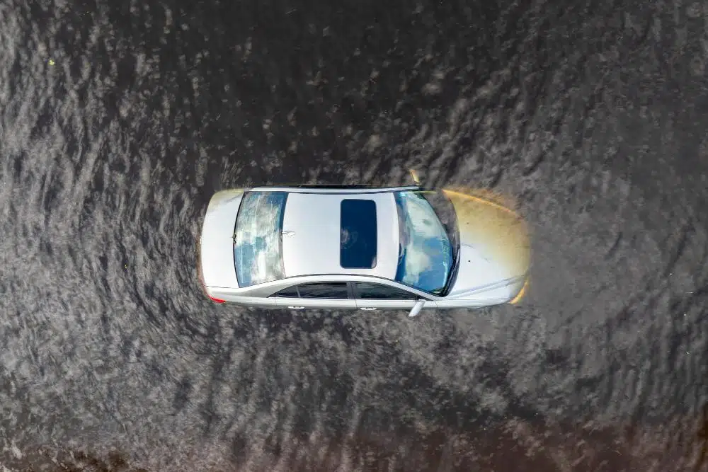 Penanganan Mobil Kena Banjir