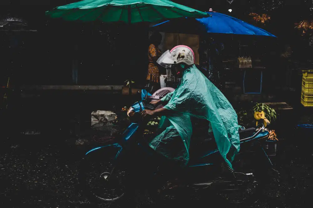 Panduan Jas Hujan: Fungsi, Jenis & Cara Memilih Tepat