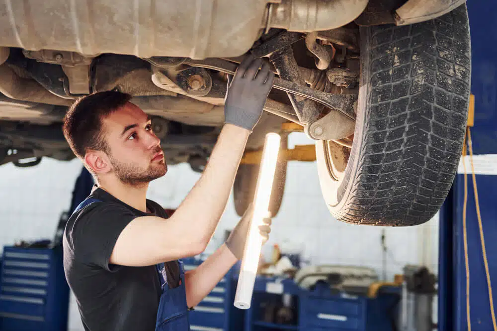 kerusakan suspensi mobil