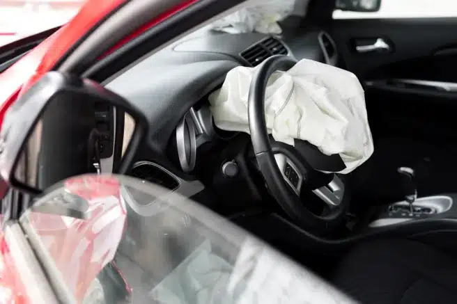 Melepas Airbag Mobil