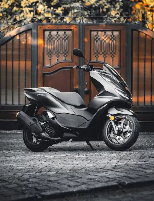 Rekomendasi Oli PCX Terbaik untuk Harian dan Perjalanan Jauh ...