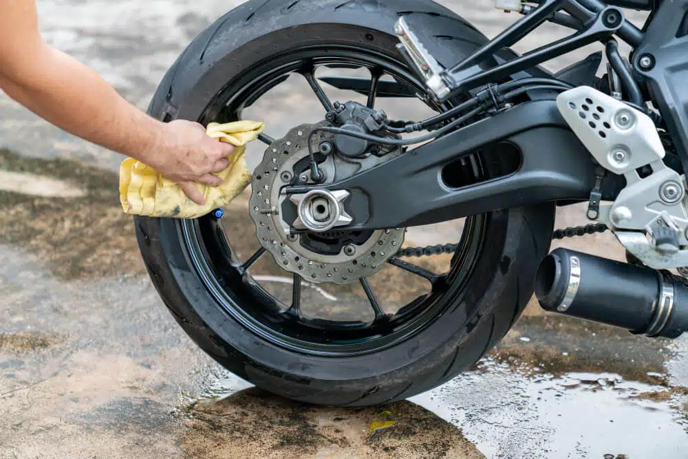 Tips Merawat Velg Motor agar Tetap Bersinar